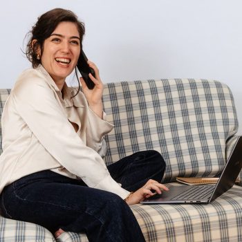 Photo de mélanie daguenet la community manager et coach Instagram qui travail pour ses clients